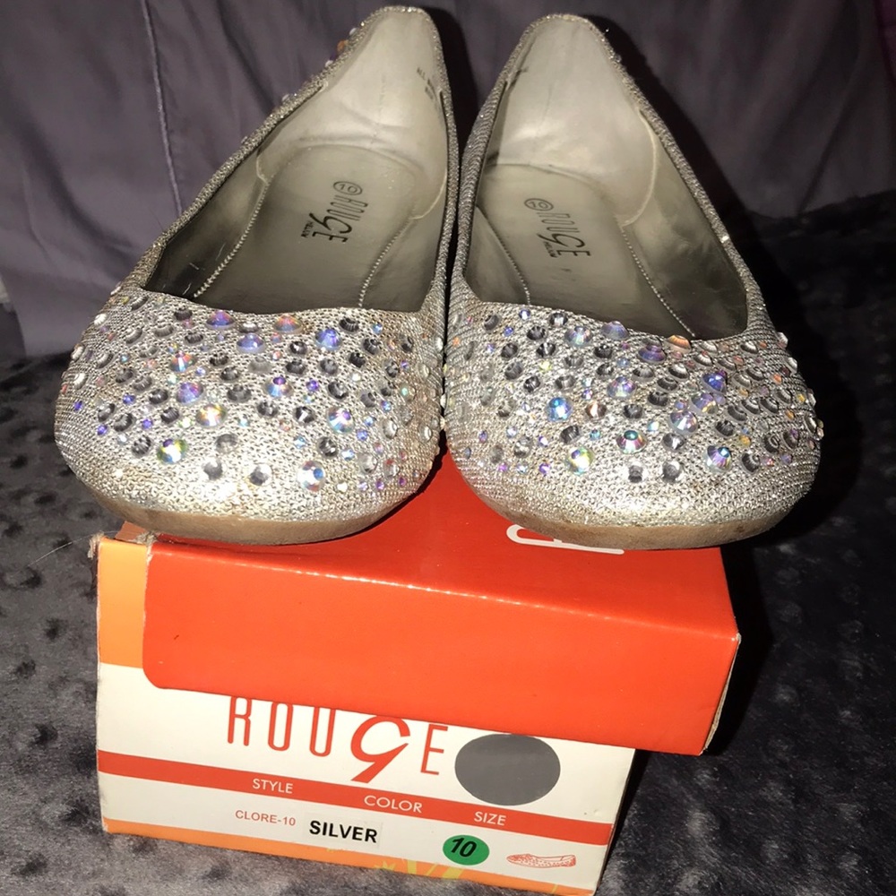 Size ten silver studded dressy flats!